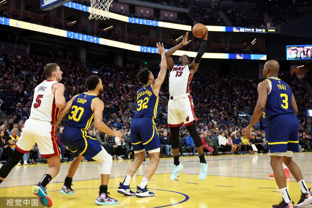 特人中场穆 特人中场穆