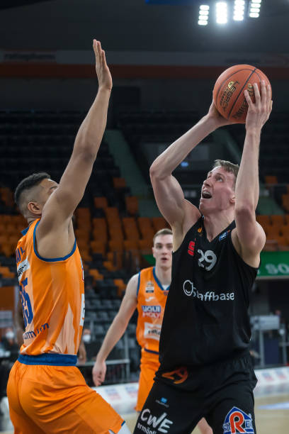 到俱乐部的 到俱乐部的